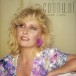 23-04-1991 Bonnie St. Clair at studio in Amsterdam. Photo: Govert de Roos/Connu

[keywords]Half Length, Eyecontact[/keywords]